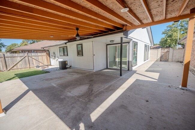 Photo - 4606 Meadowood Dr