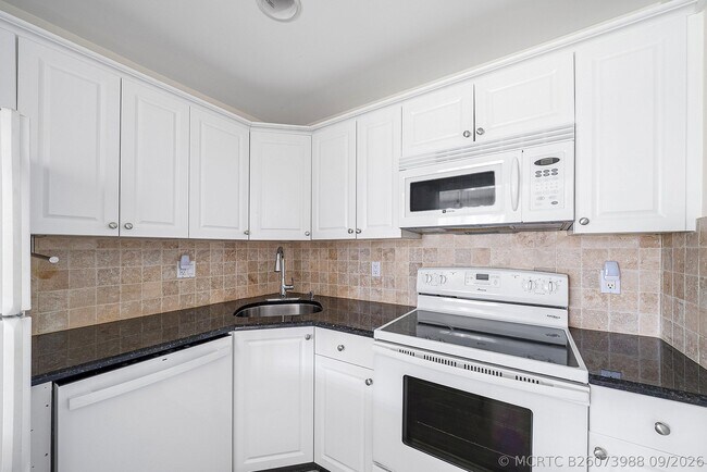 Photo - 2455 NE 51st St Unit E102