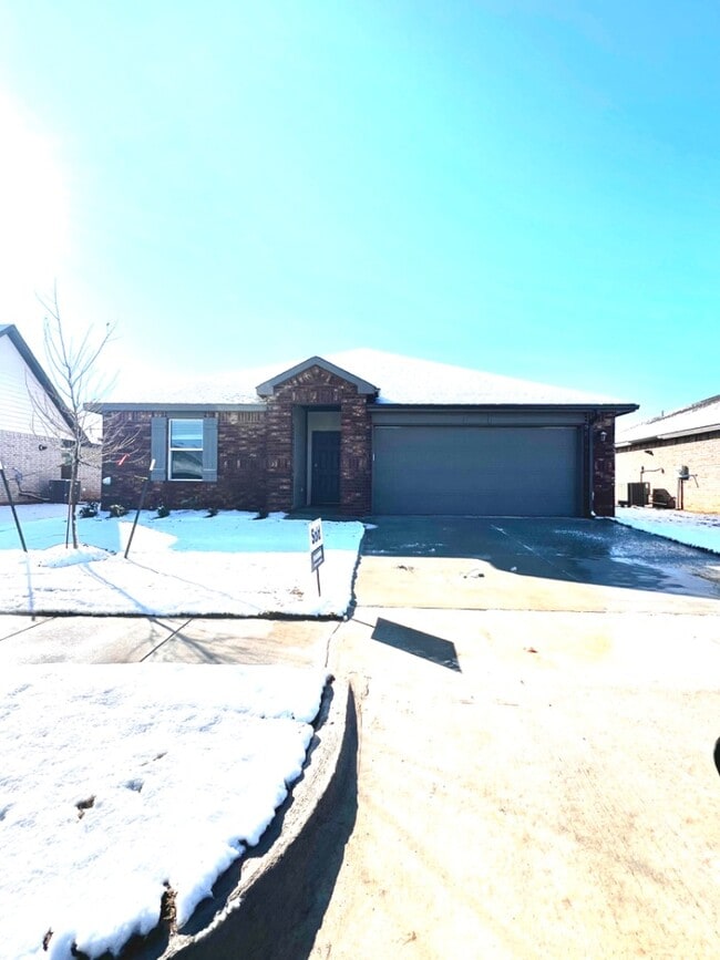 Photo - 7520 NW 143rd St House