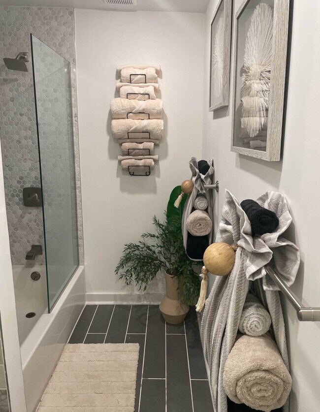 Photo - 404 Venable Ave