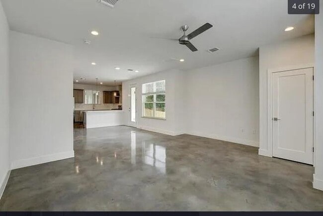 Photo - 1914 Barge St Unidad A