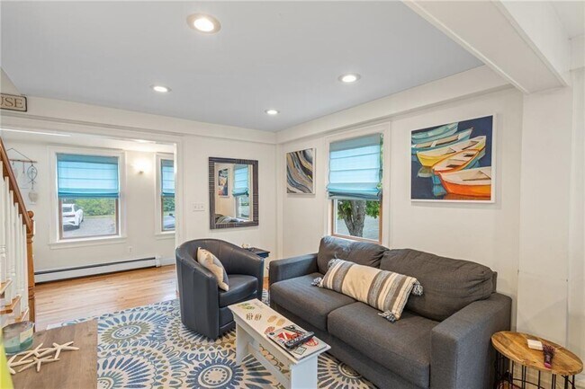 Photo - 7 Bacheller St