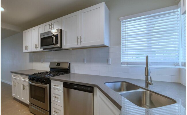Photo - 1525 W Osborn Road Unit 6