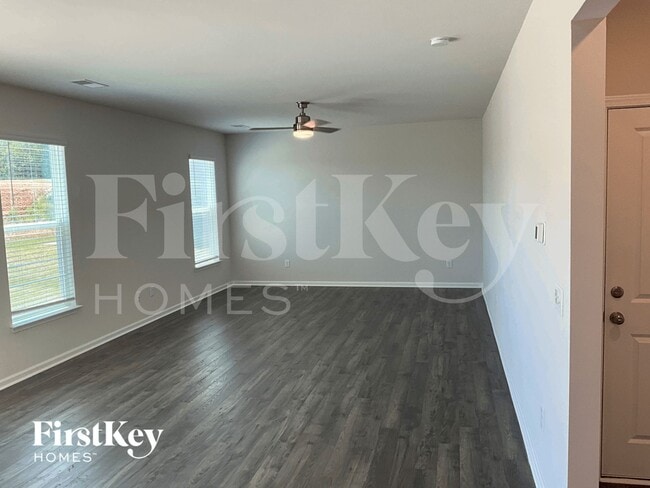 Photo - 421 Stonefence Dr