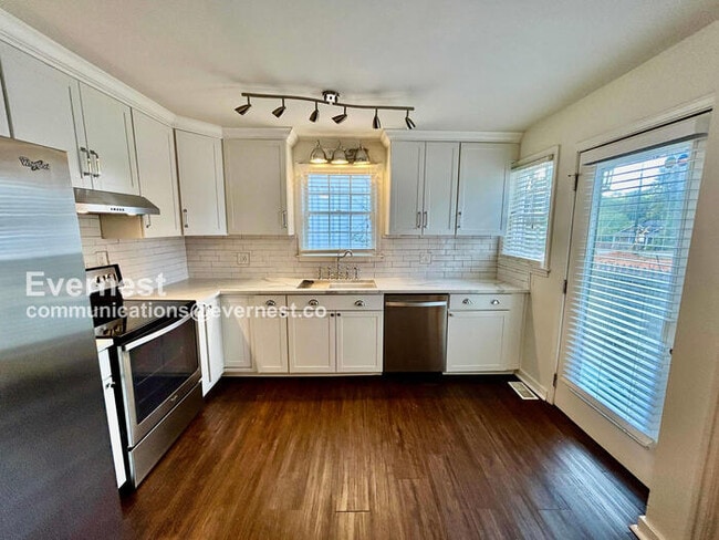 Photo - 1807 Dresden Dr NE