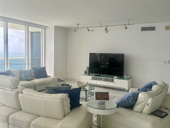 Building Photo - 1850 S Ocean Dr Unit 3701 Rental
