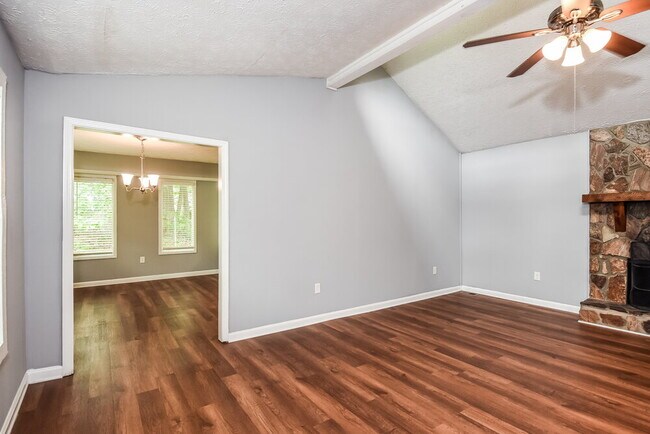 Photo - 6513 Mitchell Ln SW