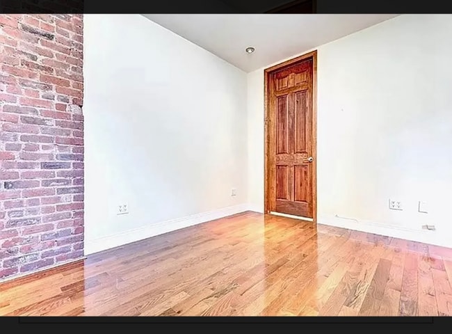 Photo - 172 Sherman Ave Unit 6