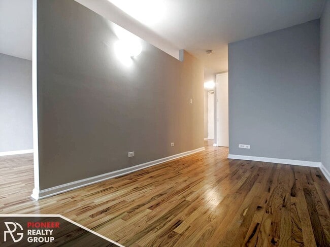 Photo - 4600 N Clarendon Ave Unit 1011