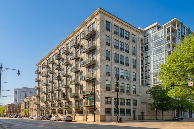 Building Photo - 1801 S MICHIGAN Ave Unit 603