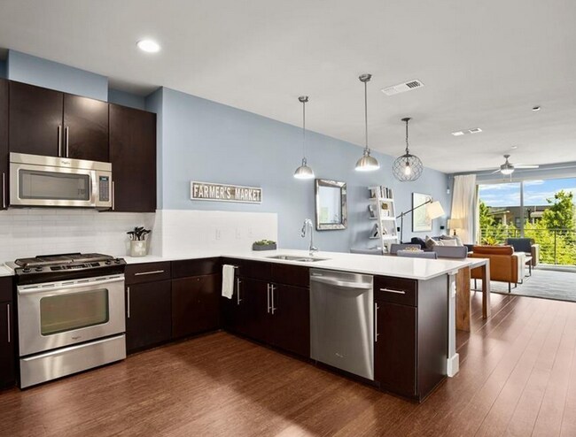 Building Photo - 2800 Treble-5ID22.9 Unit 5ID22.9