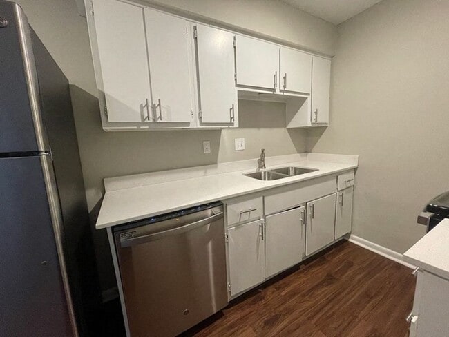 Photo - Oakside Apartments Unit E06