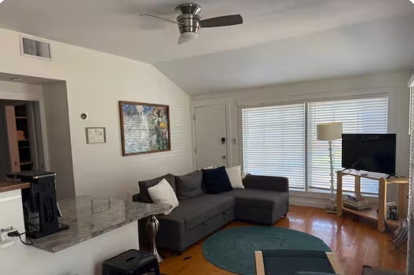 Photo - 1700 Golder Ave