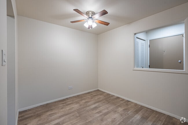 2BR, 1BA - 890SF - Dining Room