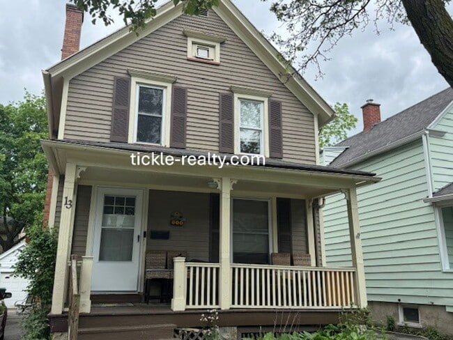 4 Bedroom Park Ave House - 2 Full Baths, D... - 4 Bedroom Park Ave House - 2 Full Baths, D...