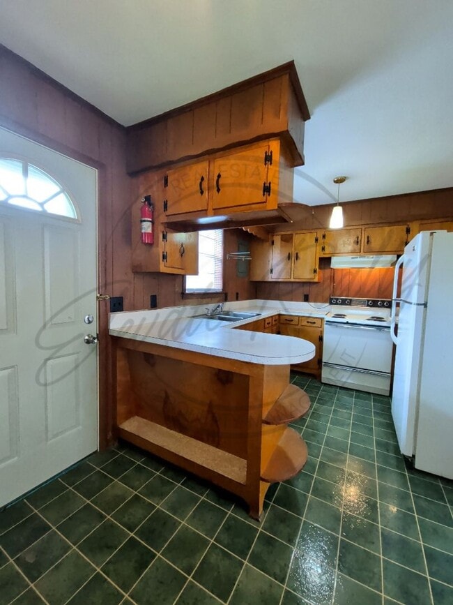 Photo - Summer Special: Cozy 1 Bed / 1 Bath Near Tennessee Tech – Pet Friendly! Unit E 17th 114 1