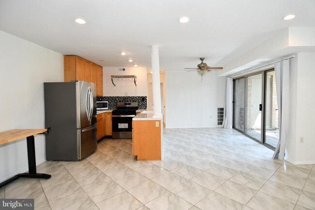 Photo - 12415 Braxfield Ct Unit 15