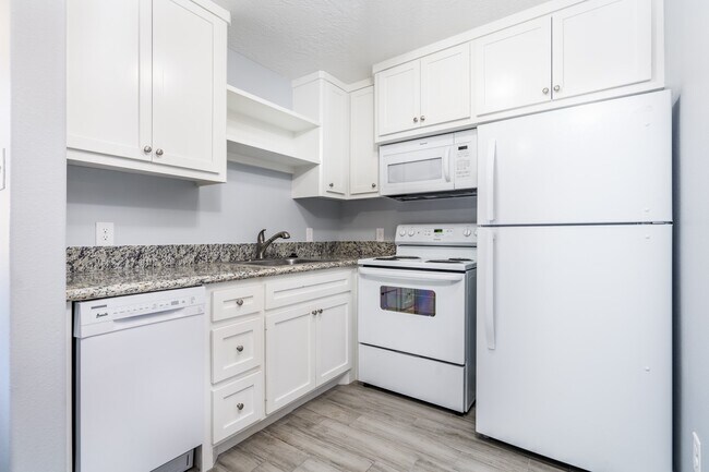 Photo - 207 N Poplar St Unit B