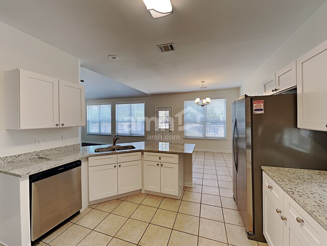 Photo - 24827 Crescent Run