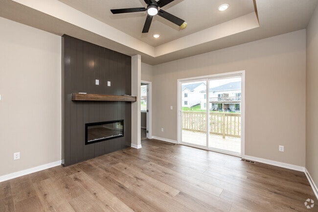 3BR, 2.5BA - 1,823SF - Living Room