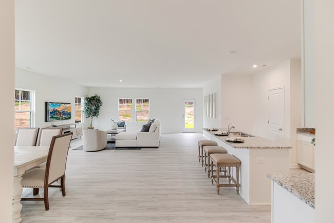 Photo - 95 Suhani Ln