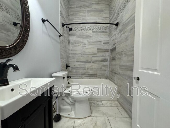 Photo - 3118 Urquhart St