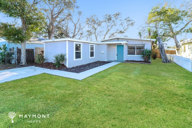 Photo - 625 58th St S