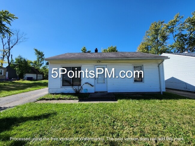 Building Photo - 4424 E 158th St