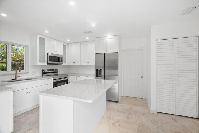 235 NW 3rd Ct