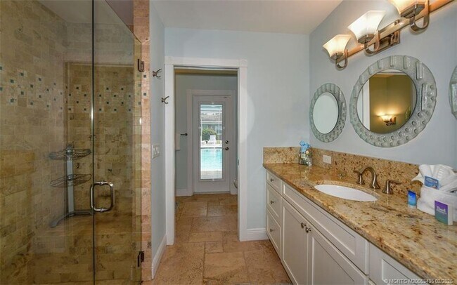 Photo - 513 Gunwale Ln