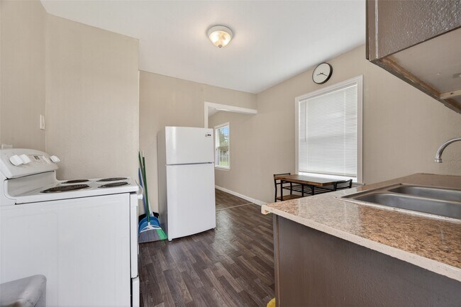 Photo - 709 Center St