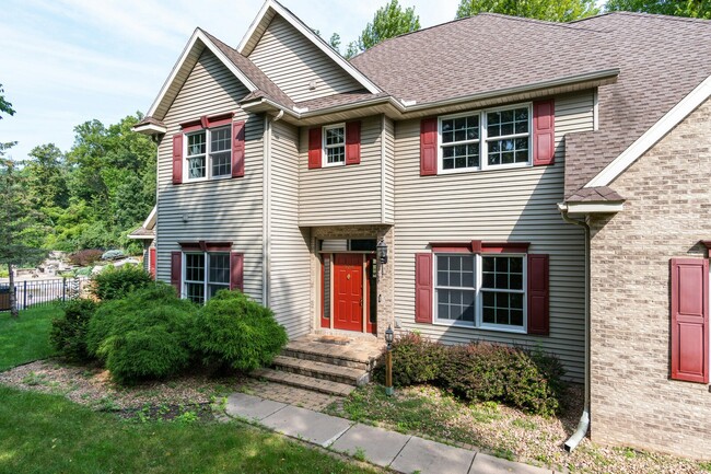 Photo - 509 Green Coulee Rd