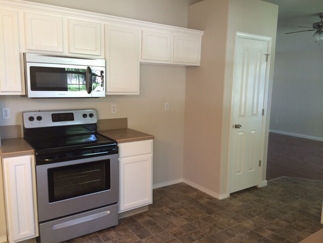 Photo - 497 E Baldwin St