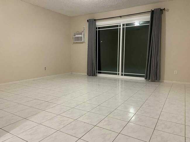 Photo - 4109 W 5th St