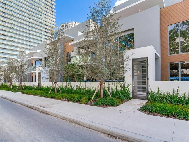 Photo - 3020 W Santiago St