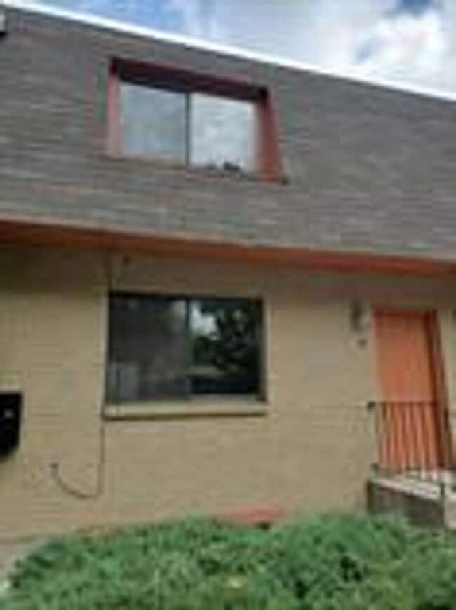 Building Photo - 2141 28th Ave Ct Unit C