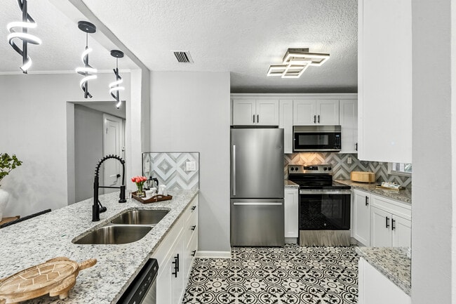 Photo - 2039 Dellwood Ave