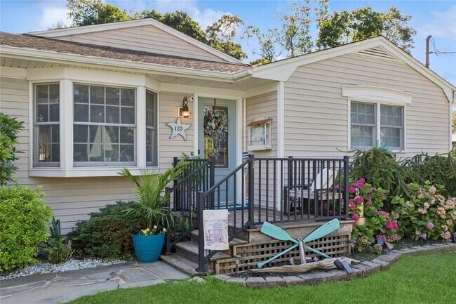 Photo - 123 Broad Ave