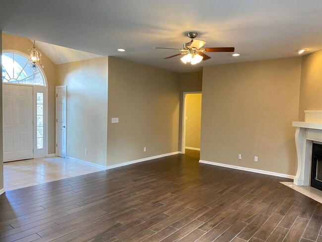 Photo - Beautiful Open Floor Plan. 3bed 2bath One...