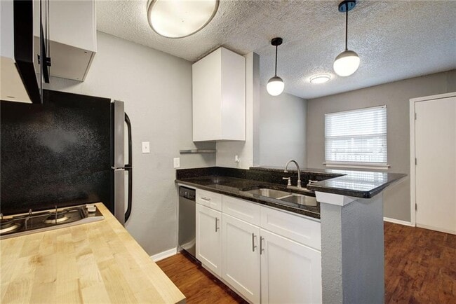 Photo - 2401 Manor Rd Unit 127