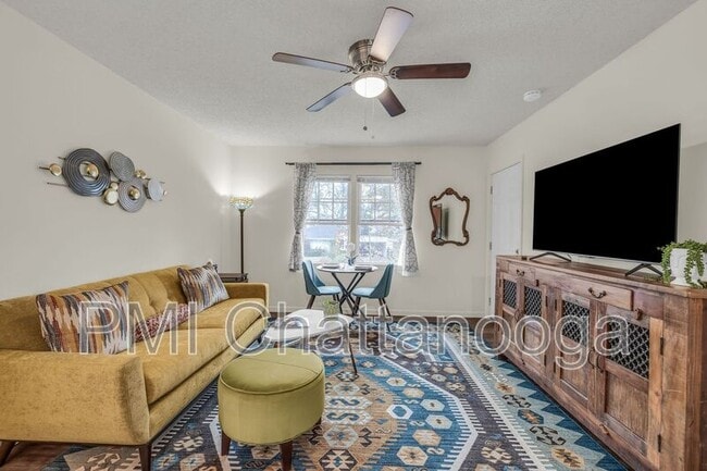 Photo - 304 Glenwood Cir