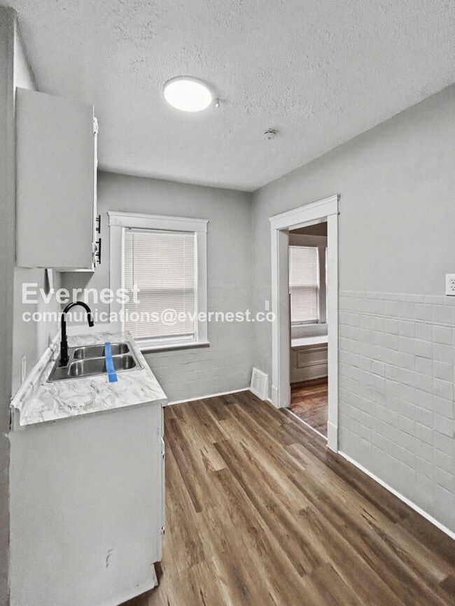 Photo - 2932 E 118th St Unit 1