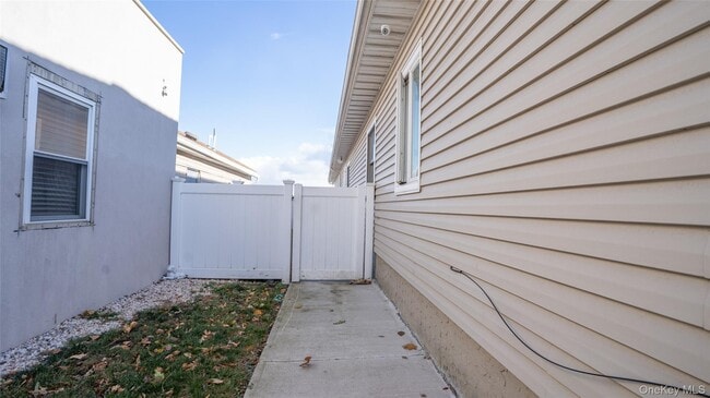 Photo - 4001 Broadway