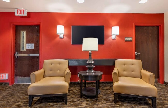 Furnished Studio-Chicago - Romeoville - Bollingbrook