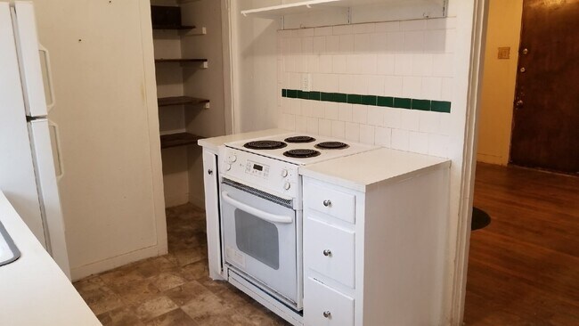 Photo - Pre-Leasing - 1 bed 1 bath Near Texas Tech!