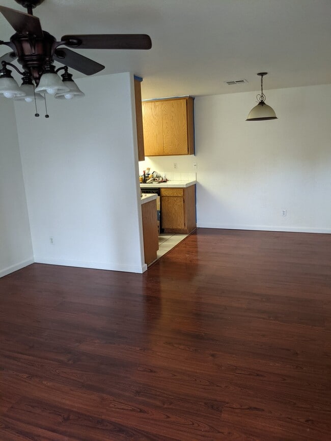 Photo - 127 Huber Ct