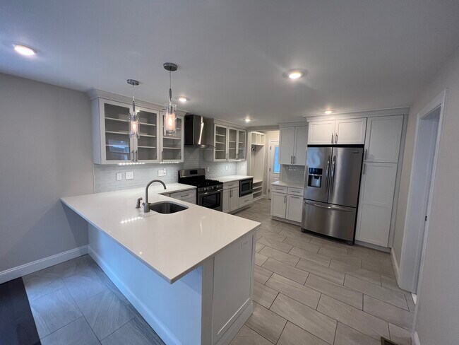 Kitchen - 33 Sterling St Unit 1