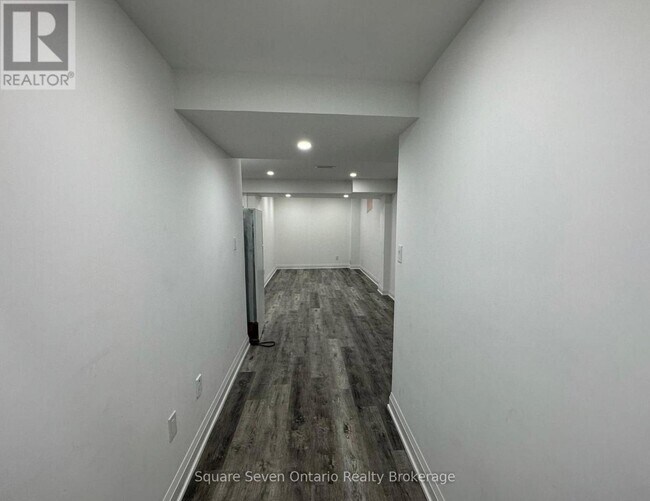 Photo - 16 Napoleon Cres