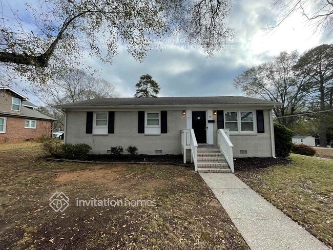 Building Photo - 90 Hillcrest Ave SE