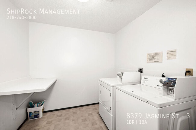 Photo - 8379 Jasmine St Unidad 3